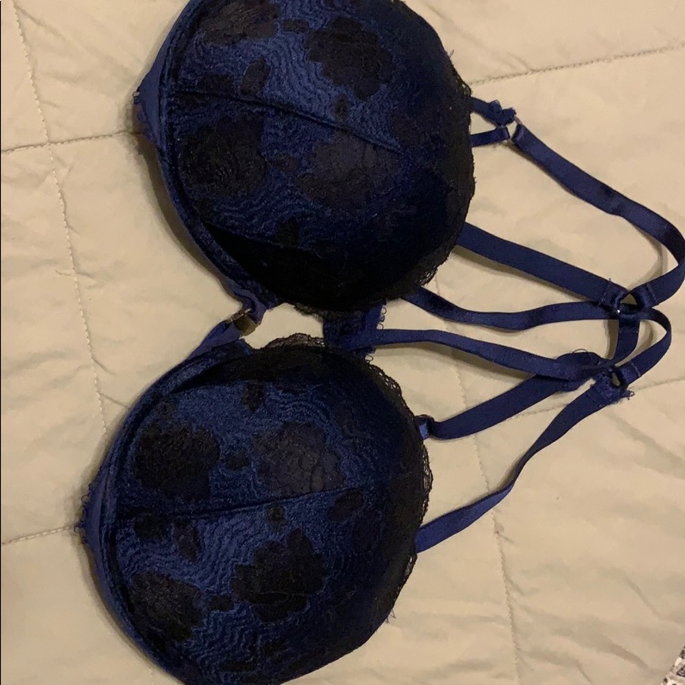 Victoria Secret Bombshell front close bra